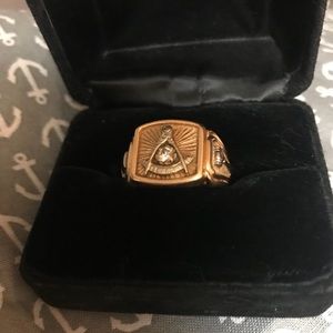 Vintage 1950’s Past Master’s Ring